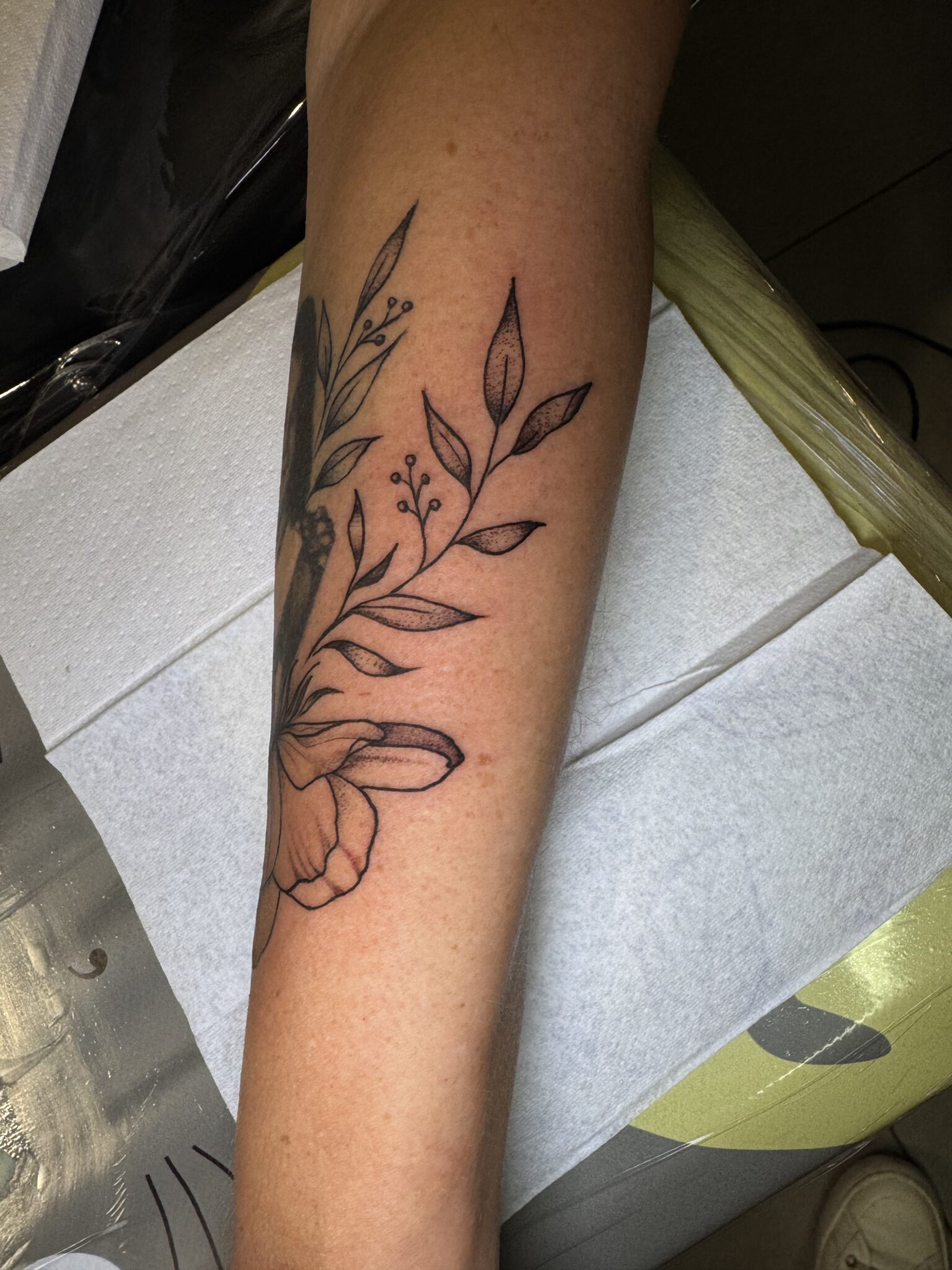 Genève Tattoo fine line